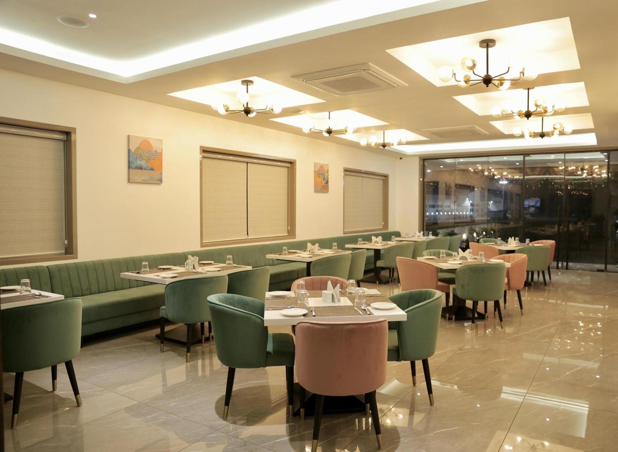 Hotel Carnival Parbhani Εξωτερικό φωτογραφία
