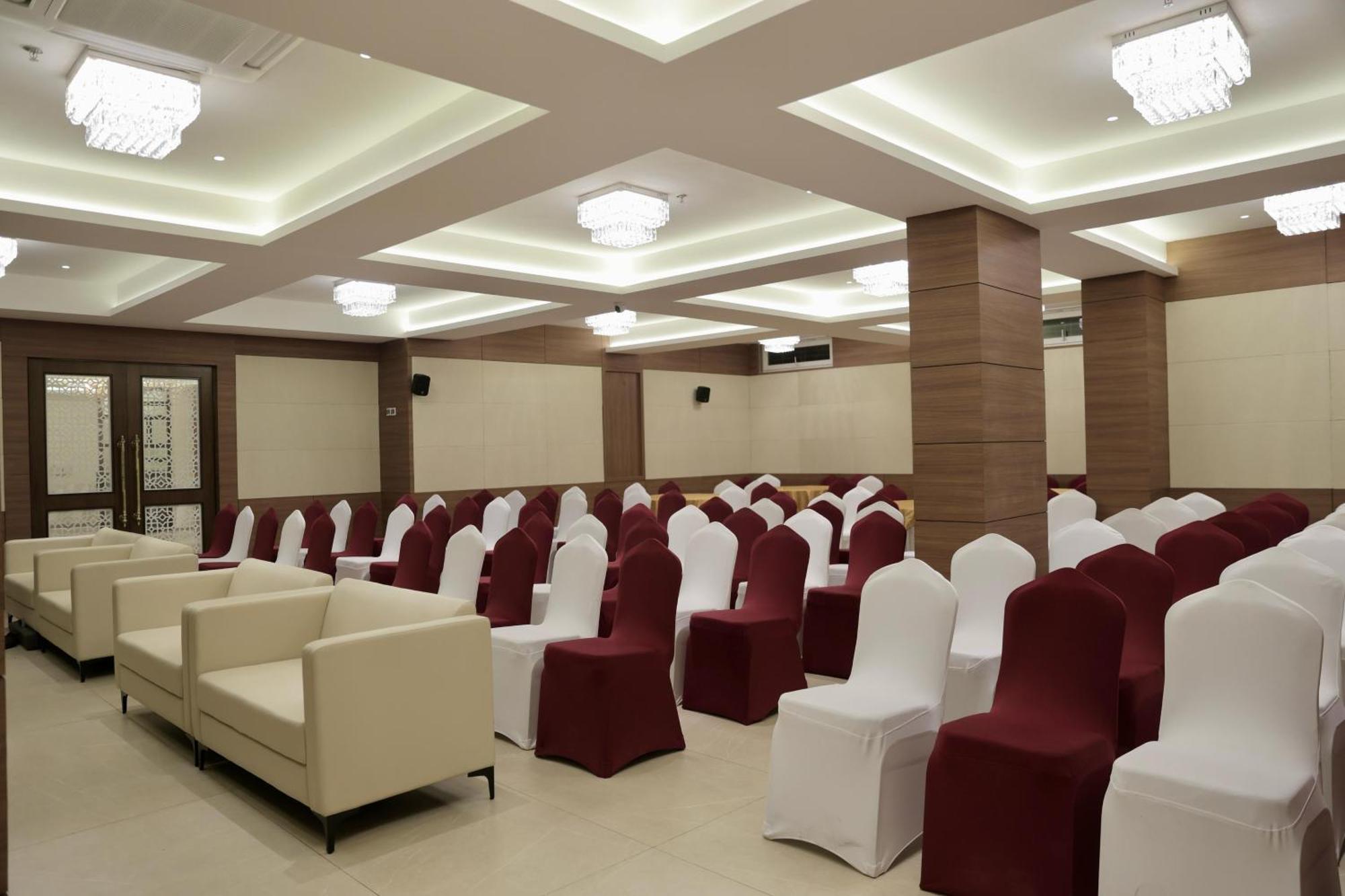 Hotel Carnival Parbhani Εξωτερικό φωτογραφία