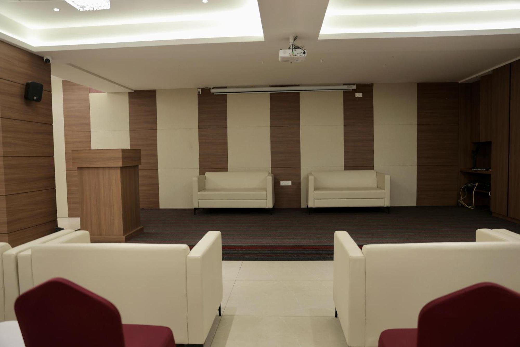 Hotel Carnival Parbhani Εξωτερικό φωτογραφία