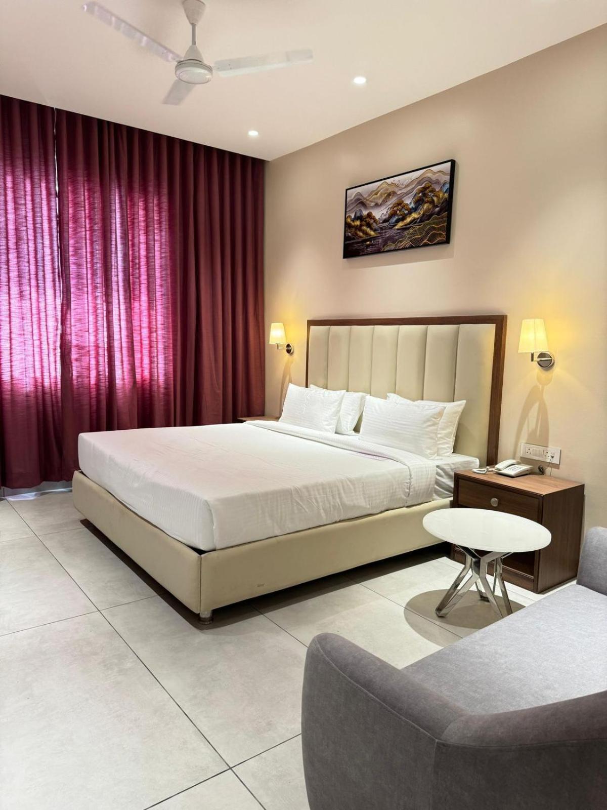 Hotel Carnival Parbhani Εξωτερικό φωτογραφία